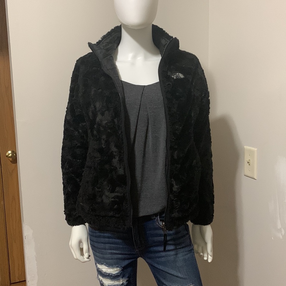 The North Face Kids Black Quilted Puffer Jacket - Picture 6 of 15